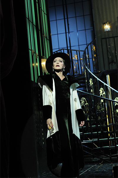 April Hailer in „Grand Hotel“ am Gärtnerplatztheater München